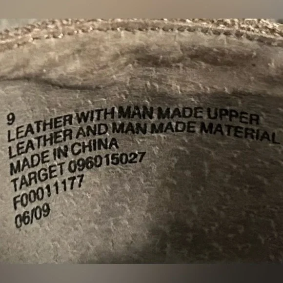 Merona Gray Suede Shoes. Size 9 - Picture 3 of 11